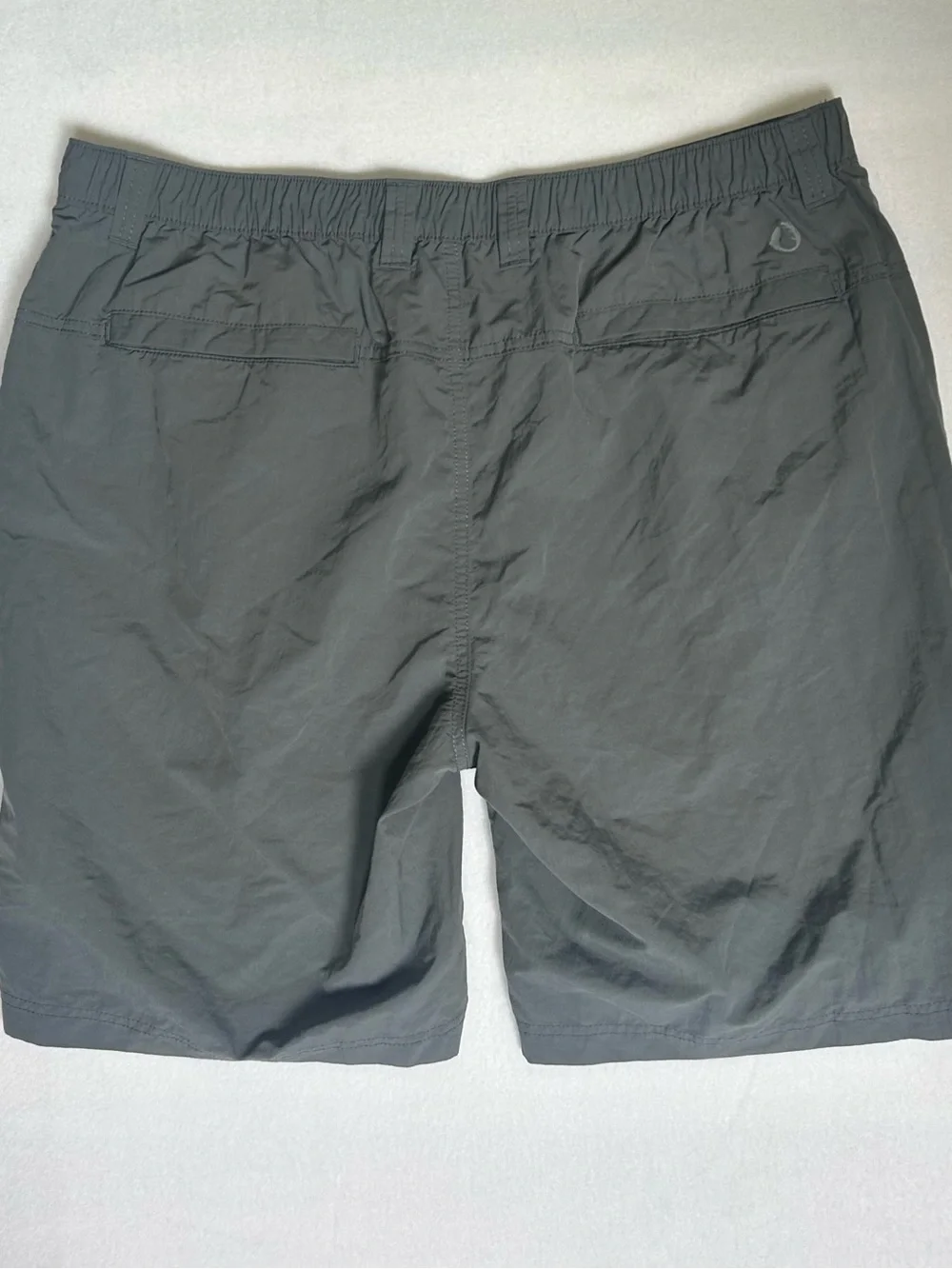 The American Outdoorsman Men’s XL Gray Nylon Hiking Shorts Zip Pockets